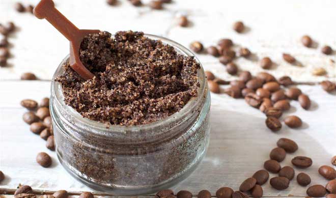 Самыми действенными составами для борьбы с растяжками являются кофейные с добавлением различных натуральных масел.