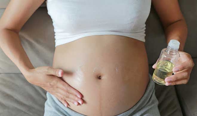 В составе крема или эмульсии для растяжек не должно быть вредных веществ для будущего ребенка и беременной.
